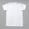 Camiseta blanca de algodón. Cuello redondo y manga corta.
